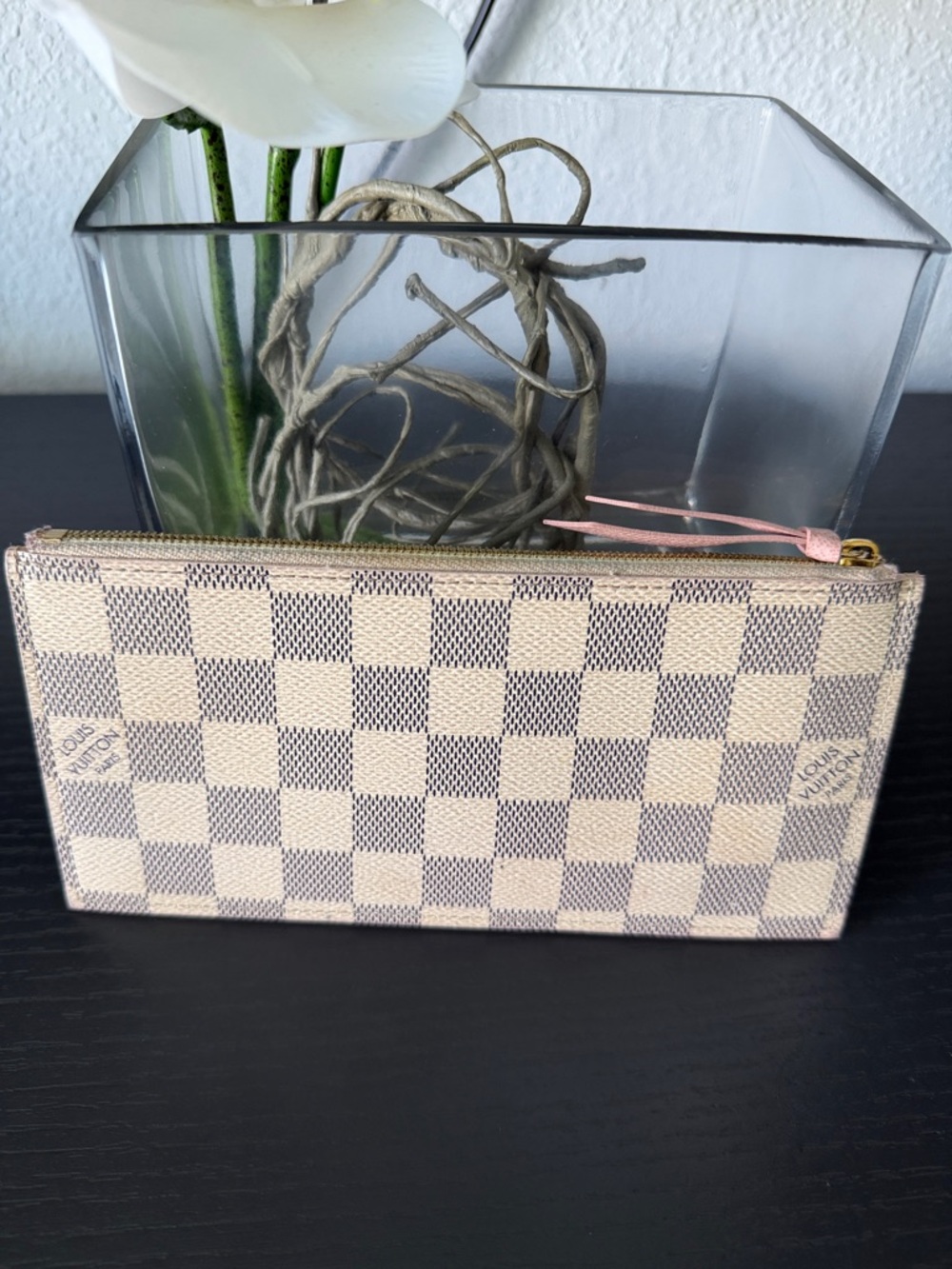 Louis Vuitton Damier Azur Zip Pouch in Cream and Light Gray with Pink Pull - Picture 4 of 4